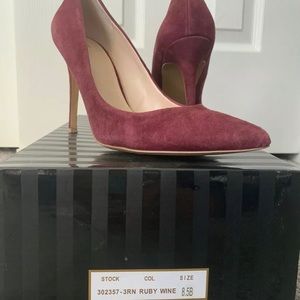 Victoria’s Secret wine suede pumps sz 8.5